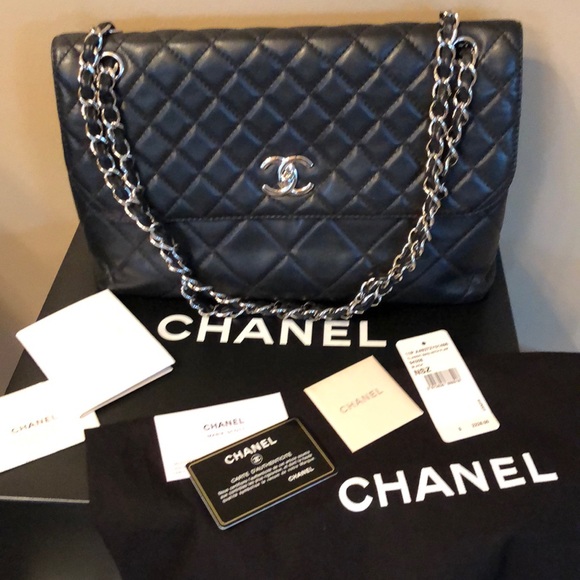 CHANEL Handbags - AUTHENTIC CHANEL FLAP BAG